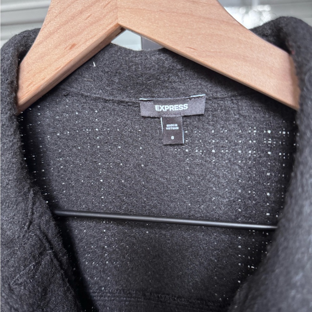 Women's Express Black Tweed Novelty Button Oversized Shacket Size Small - Picture 5 of 6